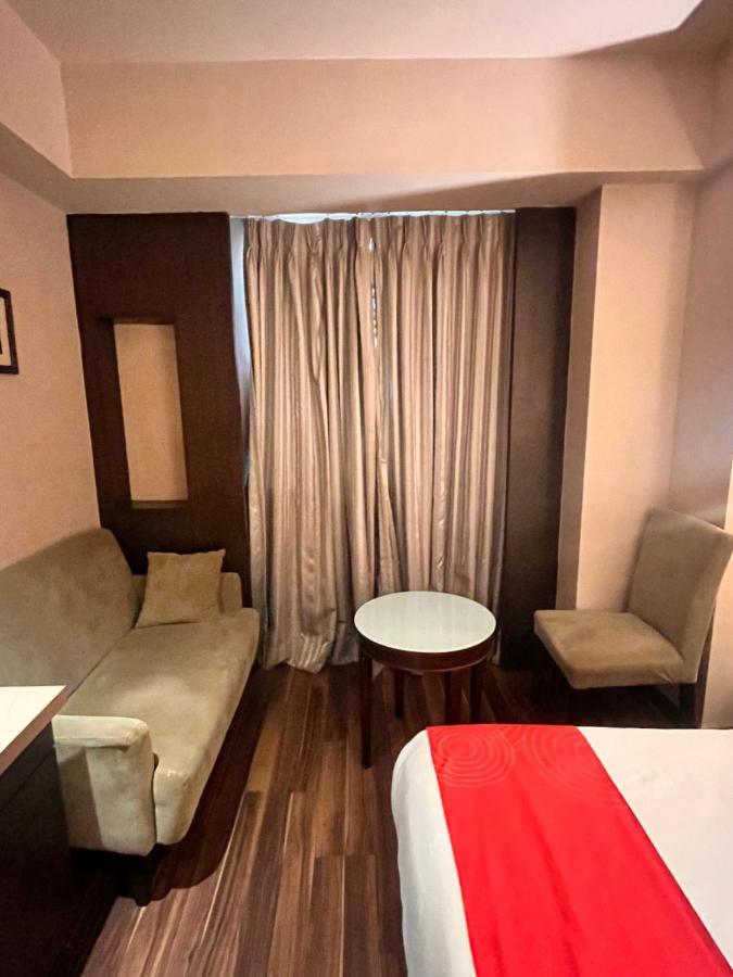 Krios Hotel - Near Sg Highway, 아흐메다바드 외부 사진