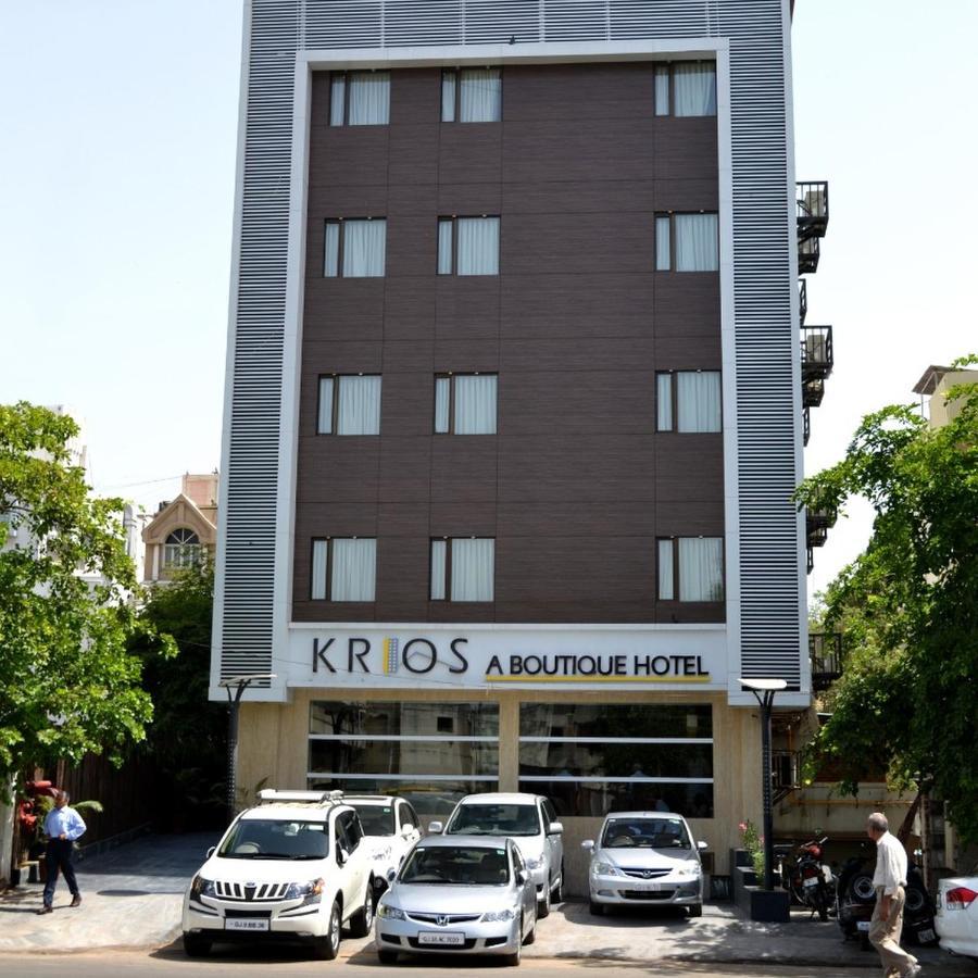 Krios Hotel - Near Sg Highway, 아흐메다바드 외부 사진