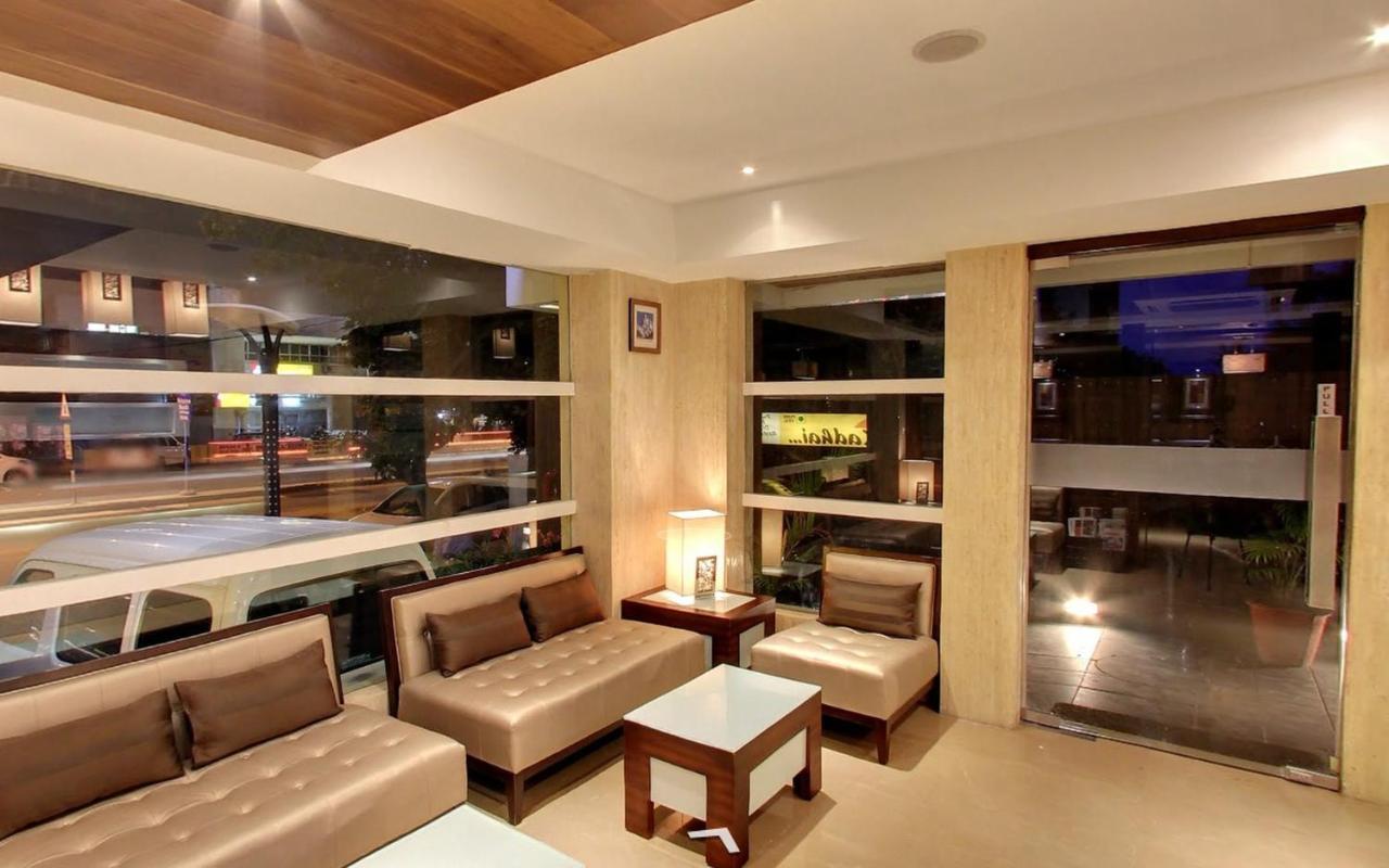 Krios Hotel - Near Sg Highway, 아흐메다바드 외부 사진