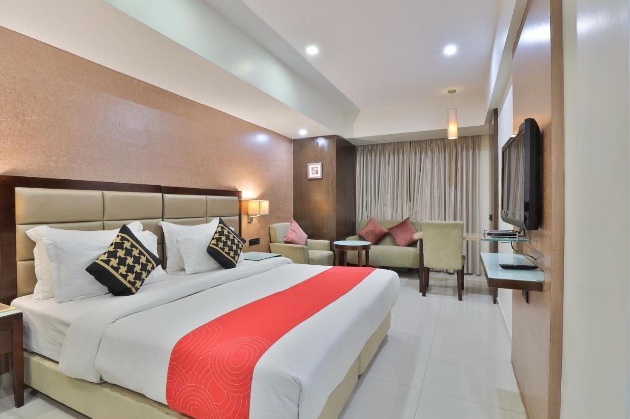 Krios Hotel - Near Sg Highway, 아흐메다바드 외부 사진